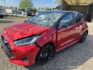 uszkodzony samochody osobowe Toyota Yaris 1.5 Hybride 2022/8