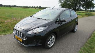 damaged passenger cars Ford Fiesta 1.0 Style Airco [ Nieuwe Type 2013 2013/6
