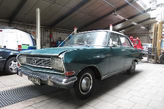 krockskadad bil bromfiets Opel Rekord SEDAN UITVOERING, BENZINE 1966/6