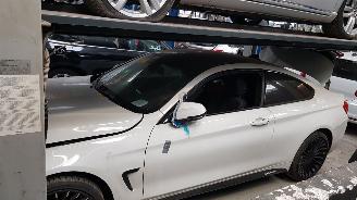 damaged caravans BMW 4-serie 4 Serie Coupe 435d xDrive M-Sport 2015/11