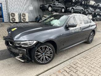 Unfall Kfz Wohnmobil BMW 3-serie 330e Plug-in-Hybrid xDrive 2019/8