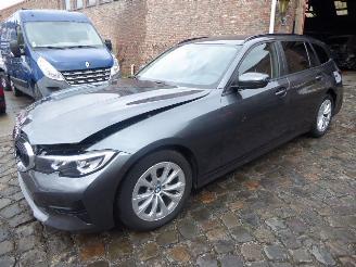 Vaurioauto  passenger cars BMW 3-serie Touring 2020/6