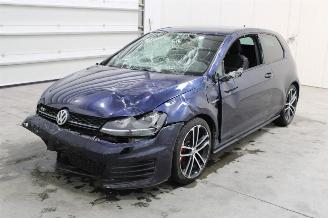 damaged campers Volkswagen Golf  2014/9