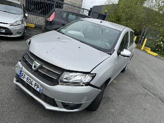 krockskadad bil bedrijf Dacia Sandero  2016/9