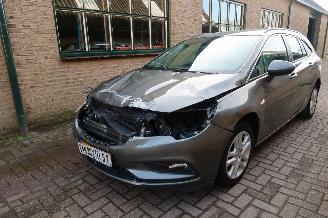 Voiture accidenté Opel Astra Sport Tourer 1.0 Business+ 2018/3