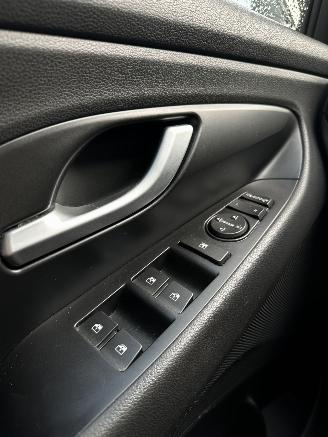 Hyundai I-30  picture 12