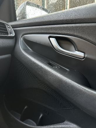 Hyundai I-30  picture 13