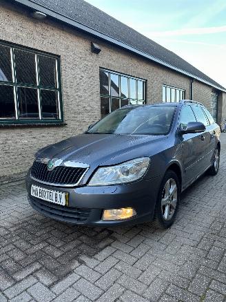 Coche accidentado Skoda Octavia Combi 1.2 TSI Elegance Business Line 2012/1