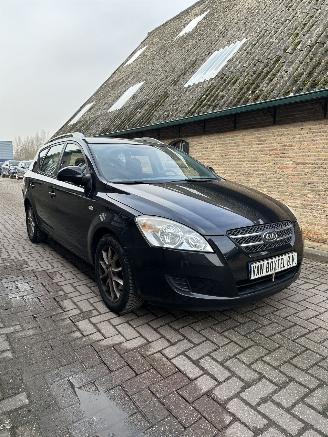 Kia Cee d Sporty Wagon 1.4 X-tra picture 3