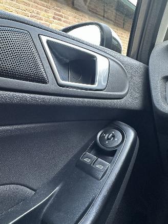 Ford Fiesta 1.0 style picture 18