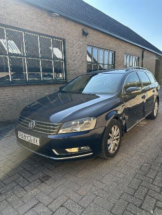 Vaurioauto  passenger cars Volkswagen Passat 1.4 TSI Comfortline 2013/1
