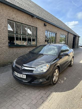 Schadeauto Opel Astra TWIN TOP 2006/9
