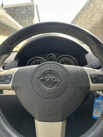 Coche accidentado Opel Astra TWIN TOP 2006/9