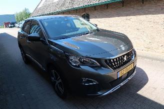 Damaged car Peugeot 3008 Peugeot 3008 1.6 e-THP Allure 2018/6