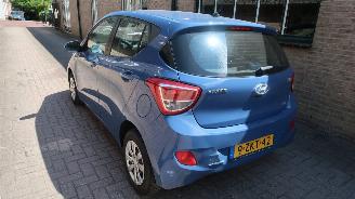 Hyundai  Hyundai i10 1.0i Go! picture 4