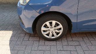 Hyundai  Hyundai i10 1.0i Go! picture 22