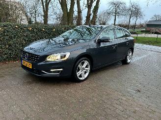 damaged passenger cars Volvo V-60 2.4 D6 AWD Plug-In Hybrid Summum 2014/3