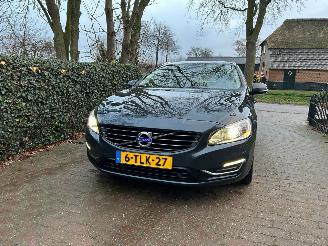 Volvo V-60 2.4 D6 AWD Plug-In Hybrid Summum picture 2