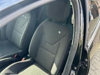 Renault Clio 0.9 TCe Limited picture 11