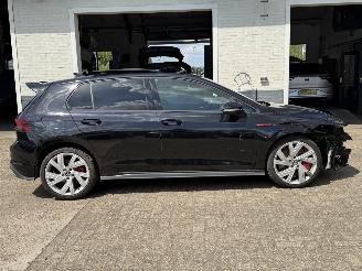 damaged passenger cars Volkswagen Golf GTI CLUBSPORT 300PK PANO ( SCHROEFSCHADE ) 2023/9