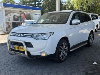 Schadeauto Mitsubishi Outlander 2.2 Di-D Intense. KLIMA | CRUISE ( INRUIL VERKREGEN ) 2012/10