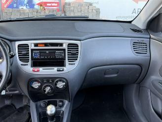Kia Rio 1.4 X-pect. AIRCO | 5 DEURS | INRUIL VERKREGEN. picture 15