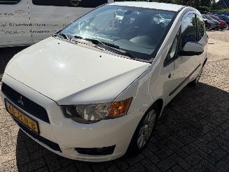 skadebil auto Mitsubishi Colt Cleartec 2009/6