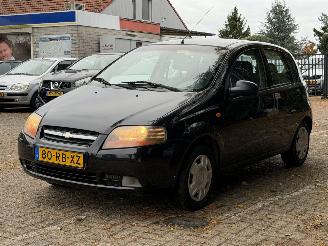 Damaged car Chevrolet Kalos 1.2 spirit . AIRCO | 5 DEURS 2005/2
