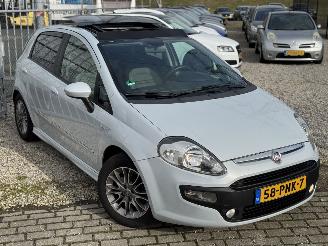 krockskadad bil auto Fiat Punto Evo 1.3 M-Jet Dynamic 2011/2