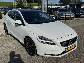 Volvo V-40 2.0 D2 Summum Business picture 3