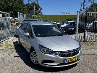 krockskadad bil auto Opel Astra SPORTS TOURER 1.0 edition 2016/11