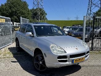 krockskadad bil auto Porsche Cayenne 4.5 S 2003/10