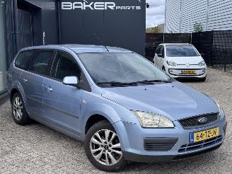 krockskadad bil auto Ford Focus 1.6 16-V trend 2007/3