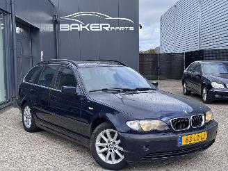krockskadad bil auto BMW 3-serie 320i Special Executive 2003/7