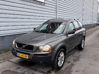 Damaged car Volvo Xc-90 2.5 T Summum 7persoons 2005/4