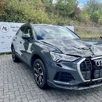 uszkodzony samochody osobowe Audi Q3 40 TDI quattro S-LINE 2024/5