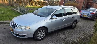 Damaged car Volkswagen Passat 1.4 TSI COMFORTLINE 2008/11