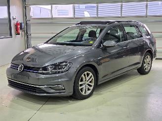 krockskadad bil auto Volkswagen Golf PANO ACC 2017/8
