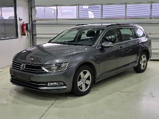 uszkodzony samochody osobowe Volkswagen Passat comfortline 1.6 TDI euro6b 2017/5
