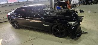 skadebil auto BMW 7-serie 750i Motor gereviseerd! 2009/11