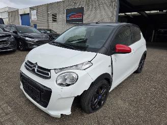 Schadeauto Citroën C1 JCC+ Climatronic Camera Stoelverwarming Cruisecontrole Touchscreen 53KW/72PK 2020/11