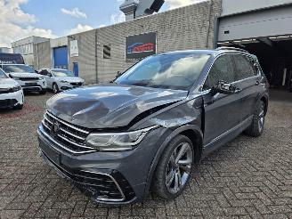 uszkodzony samochody osobowe Volkswagen Tiguan R-Line TDI DSG 4Motion Virtual Head-Up Led Camera Sfeerverl. Stuurverw. Stoelverw. Trekhaak 147KW/200PK 2021/6