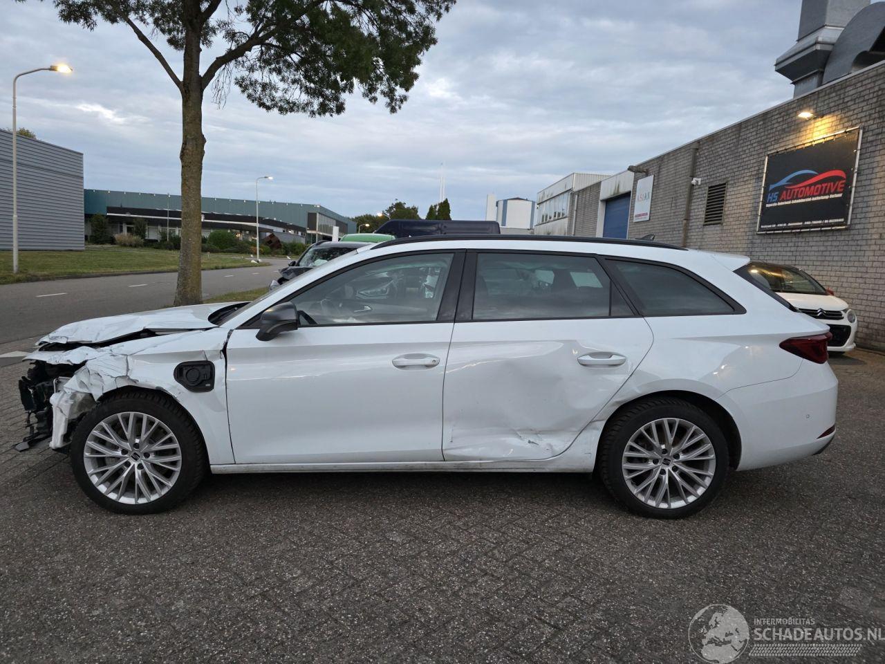 Seat Leon FR 1.4 eTSI Hybrid Sportstourer Memory Led Navi Camera Leder 27gr.!