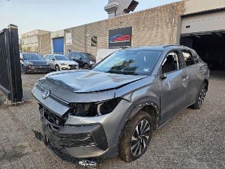 krockskadad bil auto Volkswagen T-Roc 1.5 eTSI LIFE Virtual Keyless Acc Led Camera 85KW/116PK 2026/2