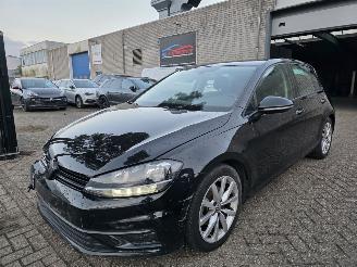 Damaged car Volkswagen Golf 1.5 TSI DSG Camera Keyless Navi Led Acc Ecc Coming-Home 110KW/150PK 2020/5