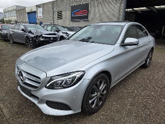 Vaurioauto  passenger cars Mercedes C-klasse C220d Aut. Sch.Dak ILS-Led Dynamic-Drive Navi Lane-Assist Sfeerverl. Stoelverw. 125KW/170PK 2015/8