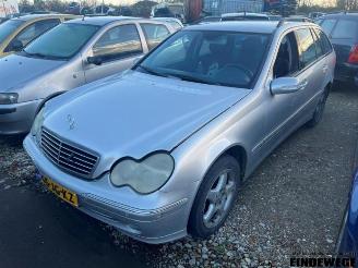 demontáž osobní automobily Mercedes C-klasse C Combi (S203), Combi, 2001 / 2007 2.6 C-240 18V 2002/3