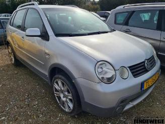 Coche siniestrado Volkswagen Polo Polo IV (9N1/2/3), Hatchback, 2001 / 2012 1.4 FSI 16V 2005/3