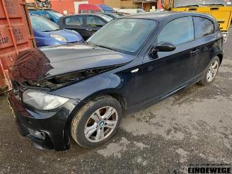 Vrakbiler auto BMW 1-serie 1 serie (E81), Hatchback 3-drs, 2006 / 2012 116i 1.6 16V 2010/3