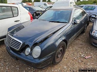 Sloopauto Mercedes CLK CLK (C208), Coupe, 1997 / 2002 2.0 200K Evo 16V 2002/2